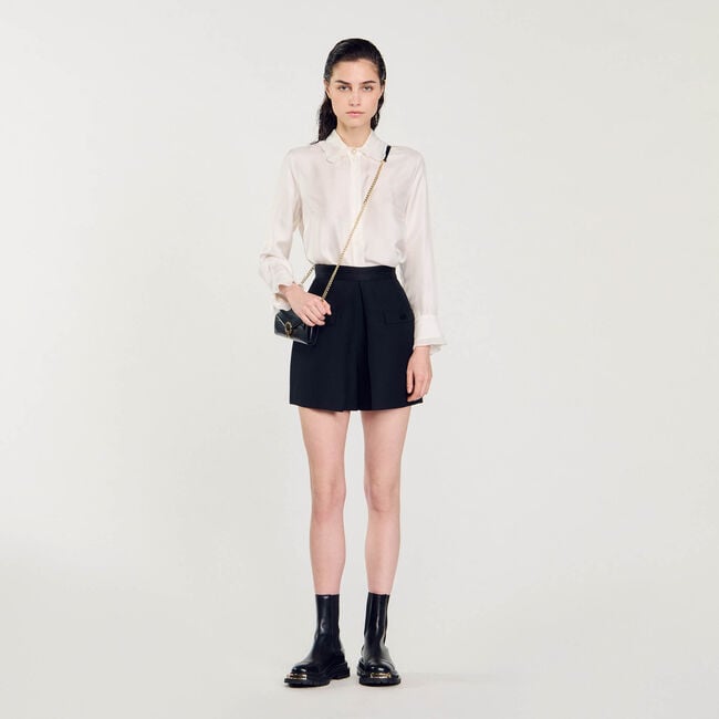 High-waisted shorts with buttons